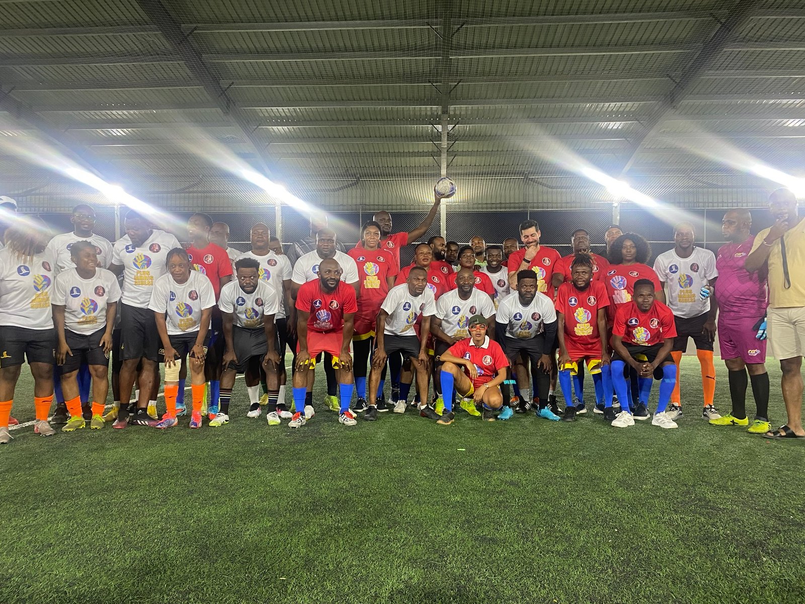 FOOTBALL – Loisirs : Trésor Lomana LuaLua honore les mamans