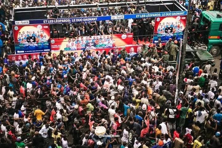 RETOUR DES LÉOPARDS : Kinshasa célèbre ses héros, les Léopards accueillis en triomphe