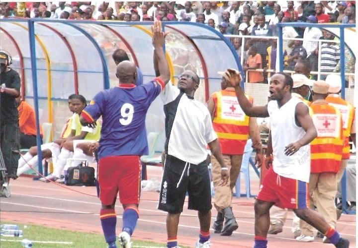 Élection à la LINAFJ : Otis Ngoma félicite Trésor Lualua Lomana