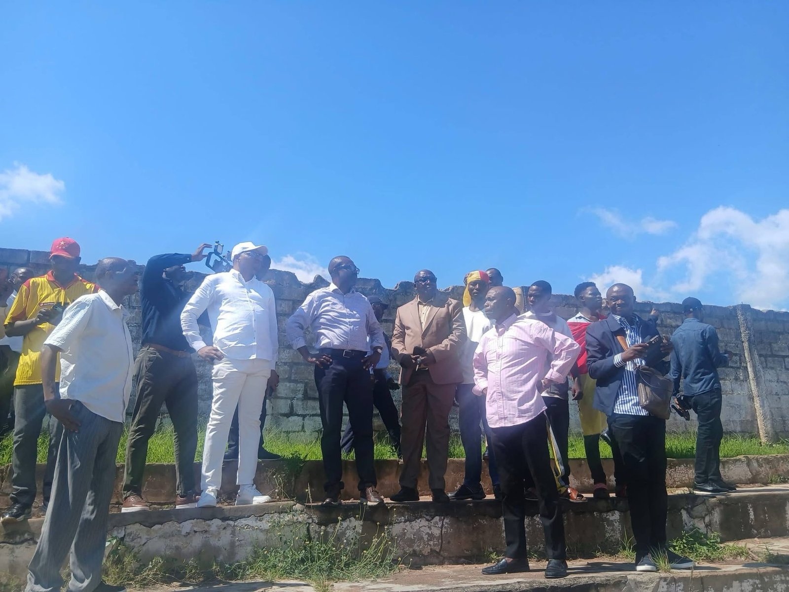 Élection à la FECOFA : Veron Mosengo Omba visite le stade Kashala Bonzola à Mbuji-Mayi