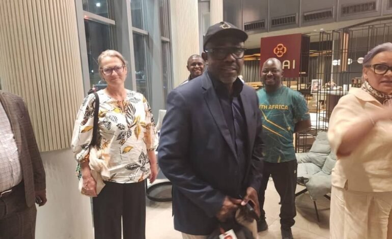 Élection à la FECOFA : Véron Mosengo pose ses valises à Lubumbashi