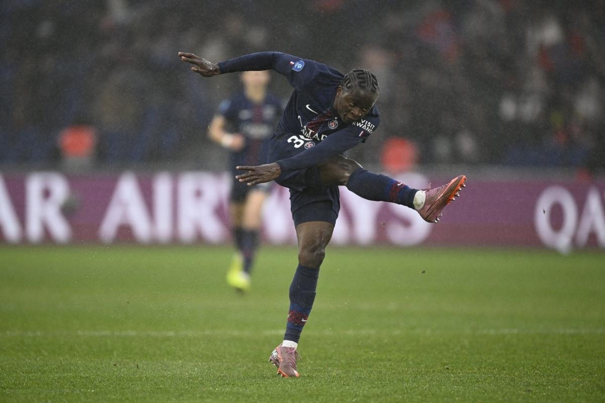 LDC FÉMININE : MERVEILLE KANJINGA FAIT LE SHOW ET ENVOIE LE PSG EN PHASE DE GROUPE