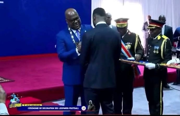Football : Félix Tshisekedi élève les héros du Mondial au grade de Chevalier